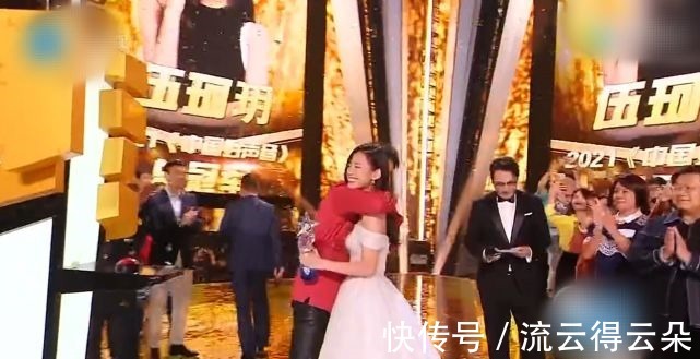 伍珂玥|《好聲音》本想讓王靖雯奪冠,卻臨時(shí)換成了伍珂玥,注意四個(gè)細(xì)節(jié)