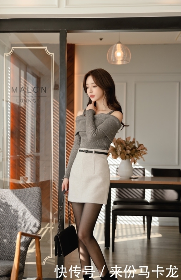 女神孙允珠沉灰浅透俏皮吊带花瓶紧身裙白皙高挑时尚性感