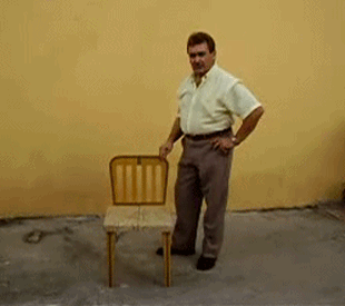 |搞笑动图 车祸猛于虎,一辆轿车直接压成纸片了