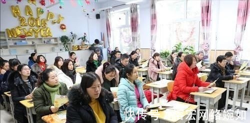 家长|研究生哥哥给弟弟开家长会,看完成绩单脸都黑了,哥哥内心很崩溃