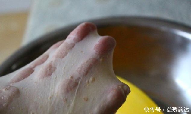 甜甜圈别再买,五勺面粉两颗鸡蛋,做着比麻花简单,比油条好吃