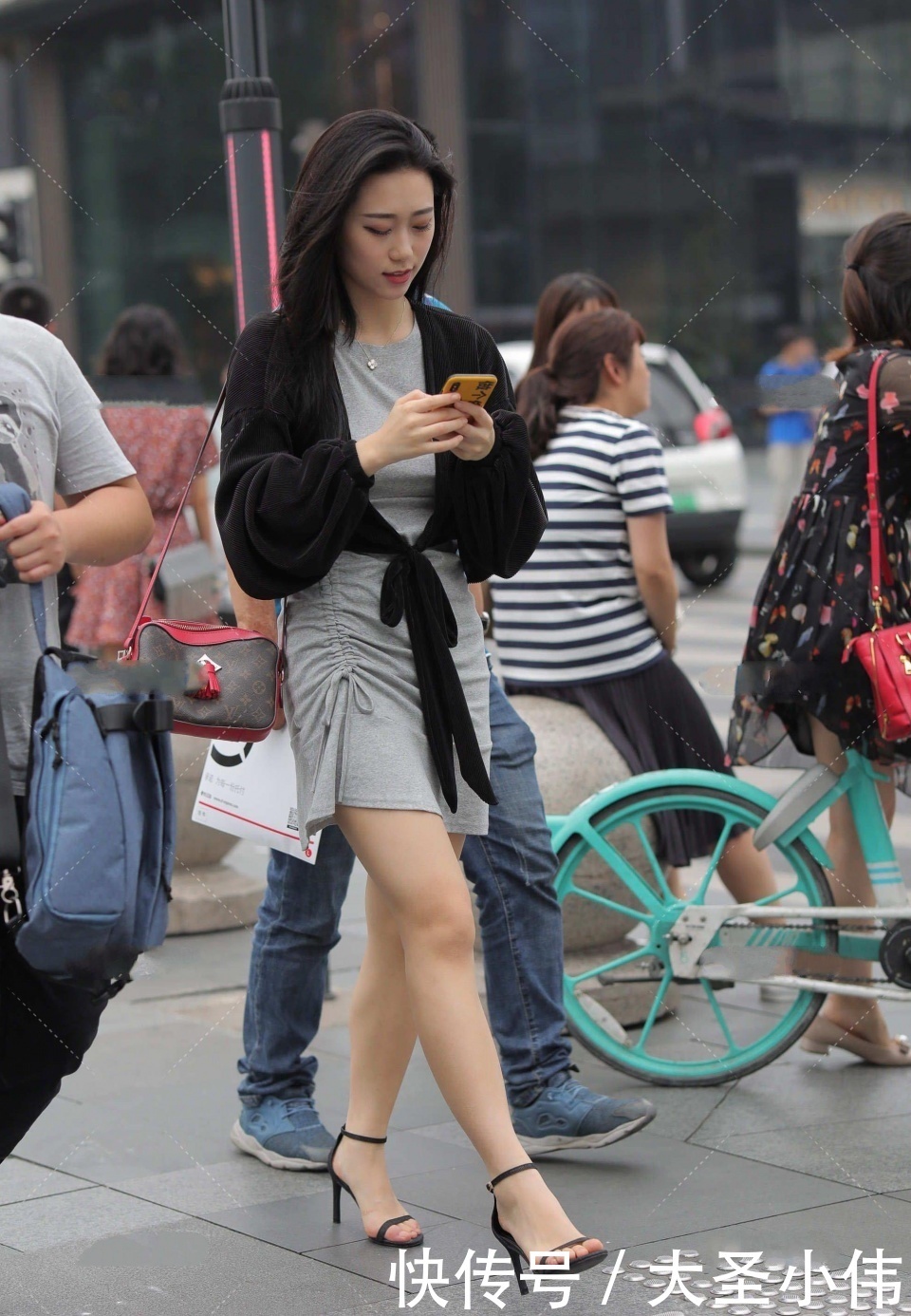 女人|美女街拍:漂亮的女人不一定是高级的,高级的女人一定是漂亮、优雅的小姐姐