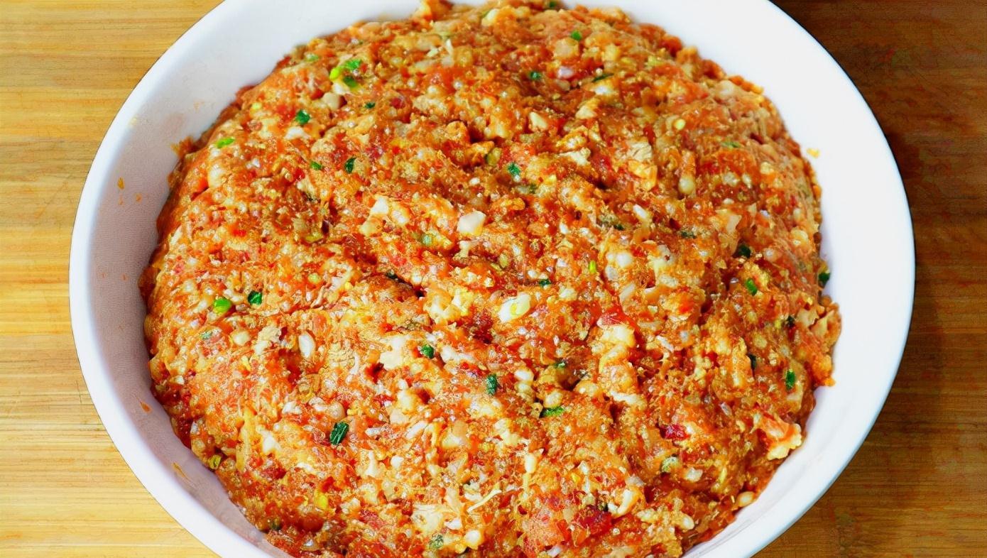 为啥自己总是调不出“香嫩的”肉馅？别只会放香油，学会多做2步