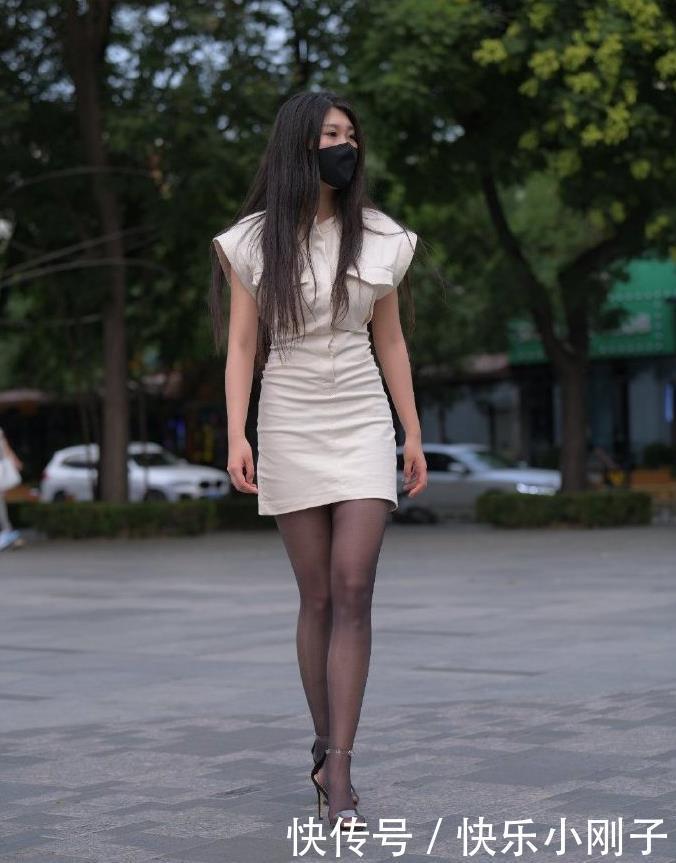 女人|如果说女人像水,那么这美女就可以水滴石穿!呈现出不一样的味道