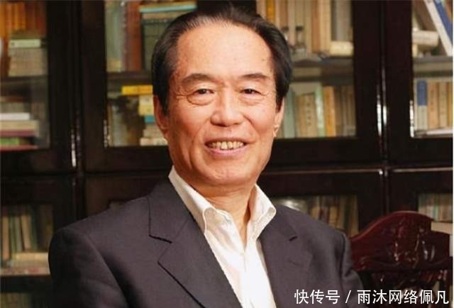 百家讲坛主讲人阎崇年,曾被年轻小伙掌掴,小伙为何还拒绝道歉?