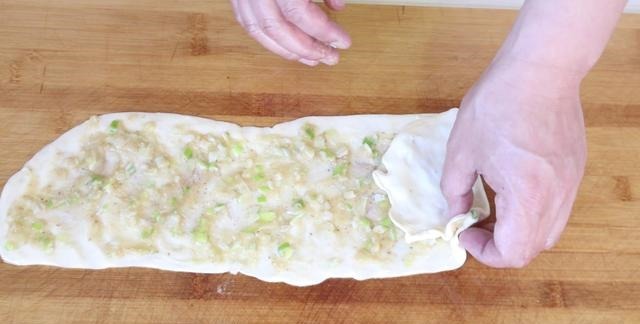 香掉牙的葱油饼教程来了，咬一口直掉渣，学会可以直接开店了，香！