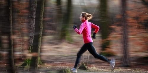 跑步|每天坚持跑步的人,身体会怎么样?早晨空腹跑步好不好?