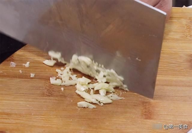 鲜艳|爽拌三丝最简单又好吃的做法,大厨教你多加一步,色泽鲜艳又脆嫩