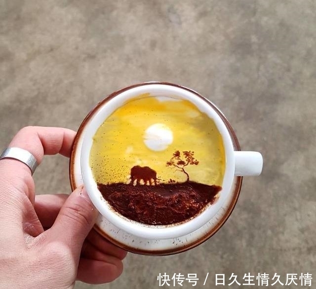 男子|韩国男子将咖啡做成了美图,顾客看的多喝的少