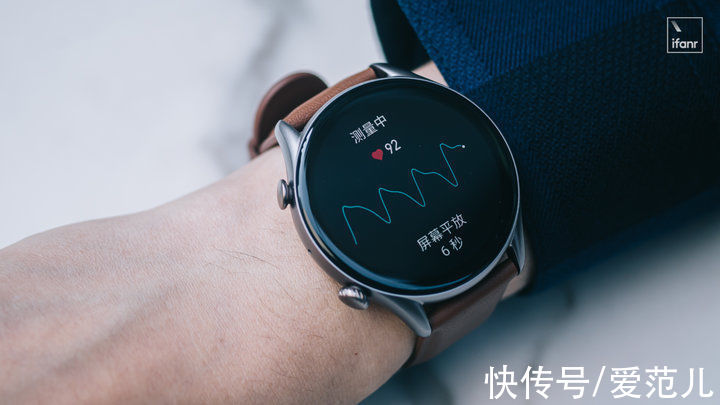 Amazfit 跃我 GTR 3 Pro 体验：两周一充，千元售价，还新增了血压筛查