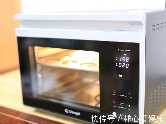 巧克力|冷热都好吃蛋糕,教你自制玛德琳蛋糕,简单易学还很特别