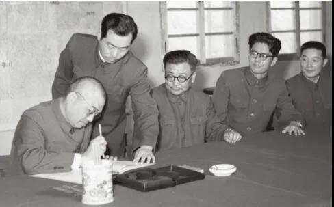 中国人民志愿军凭什么以弱胜强？除了意志和战术之外，还有一个很少被提及的工作|档案春秋 | 档案