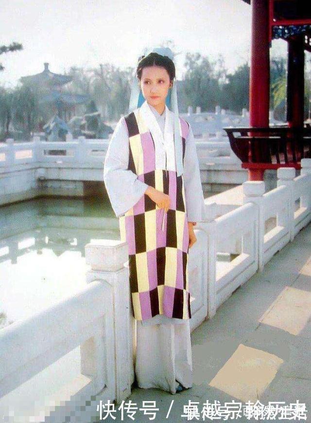 女儿|红楼梦中暗示妙玉，可能是皇家的人，从这几处细节看出是他的女儿