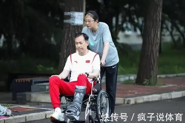 世界杯|许利民卸任中国女篮主教练,是非功过随风飘去,郑薇要收获果实!