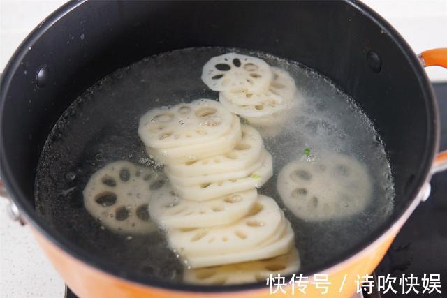 莲藕|秋天吃饺子,韭菜黄瓜都不如这个馅,5元一斤,现在吃正是季节