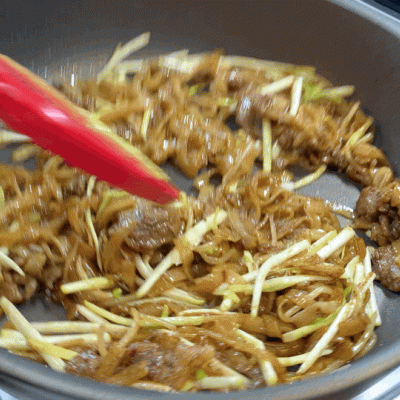 豆芽|干炒牛河｜沉浸式｜干香焦爽｜盘底无油｜超级详细