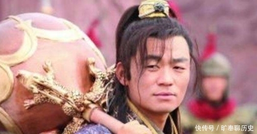 能挡住李元霸一招的不多,有些可以与之一战,还有一位可以打败他