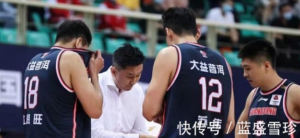 张昊|断崖式下滑!杜锋昔日神射手沦为废柴,手术后还不能恢复昔日之勇!