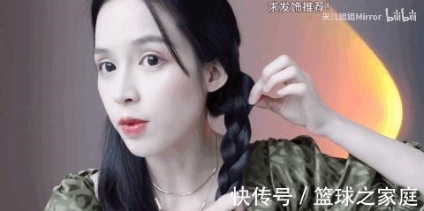 头发 别再披头散发了!这3个发型小技巧显嫩又高级!