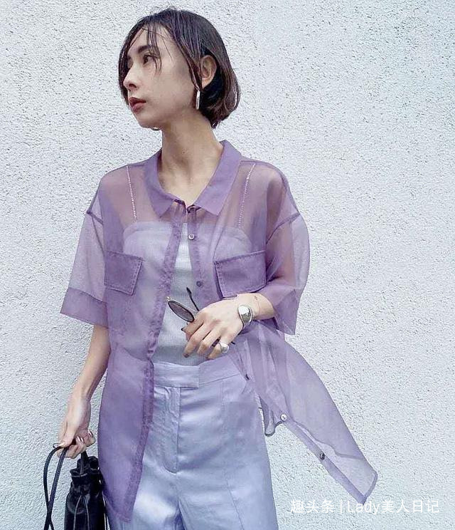 时髦 为什么日本女人都喜欢穿“透视衬衫”夏末早秋的时髦,全靠它撑