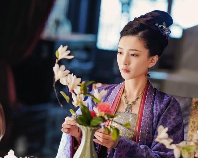 宋朝|皇帝都是传位自家儿子！但为什么大宋朝不同，哥哥把皇位传给了弟弟？