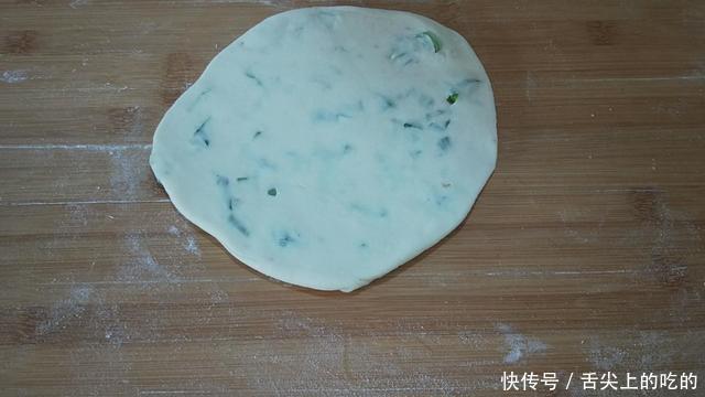 食材|葱花饼这样做太香了,多加1种食材,外酥里软,凉了也不硬,解馋