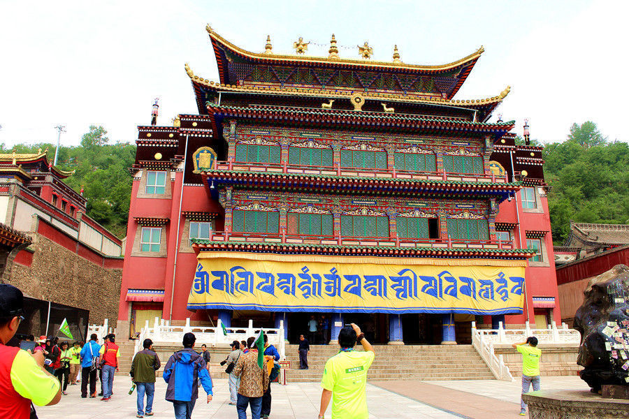  六大|酥油花、壁画、堆绣，中国藏传佛教六大寺院——塔尔寺