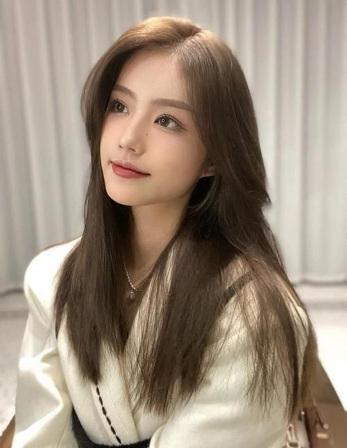 秋冬染发什么颜色更好看?2020流行这几种颜色,时髦又潮酷