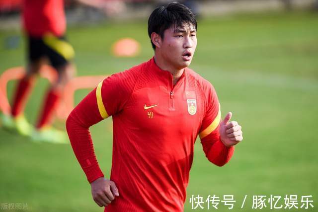 李铁|李铁宁愿放弃韦世豪郭田雨,也要给归化球员足够的机会?