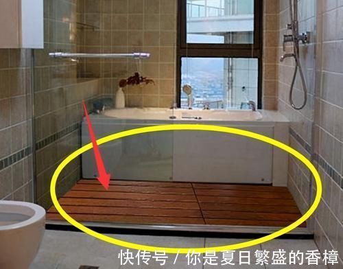 淋浴房|越来越多人淋浴房不装地漏了，都流行用这种，头次见这样做排水