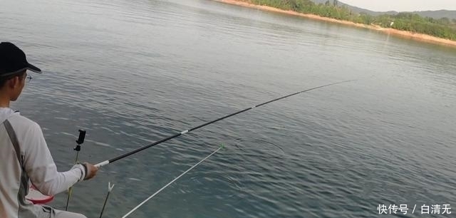 钓翘嘴知道这些,会让你收获满满,钓的非常过瘾