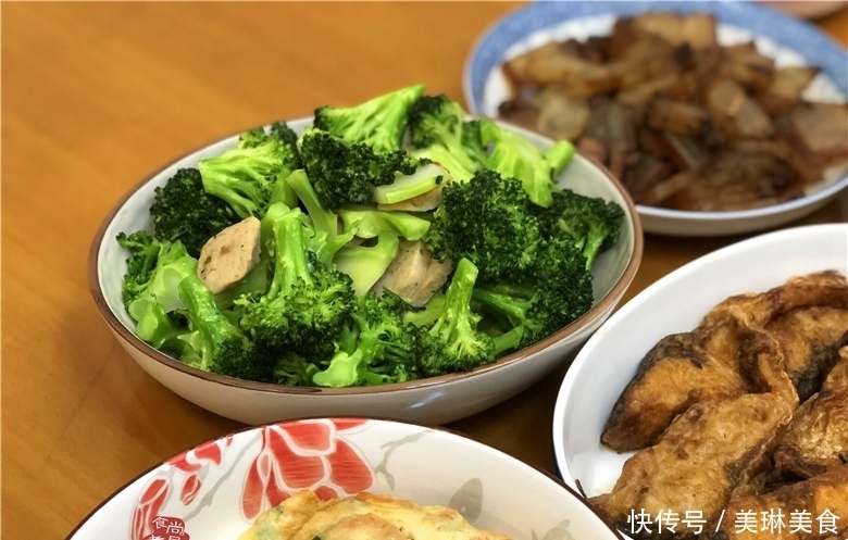 周日在亲戚家聚餐,亲戚做了六款客家菜,大家吃得尽兴又满足