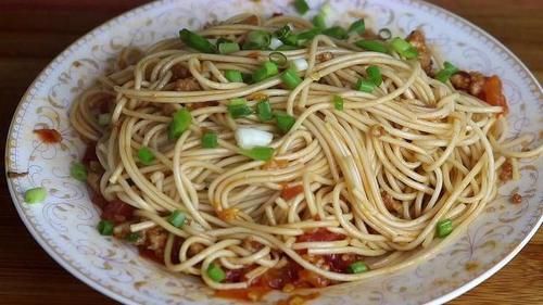 面条别只会水煮着吃，试试这种做法，面条劲道好吃，越吃越上瘾