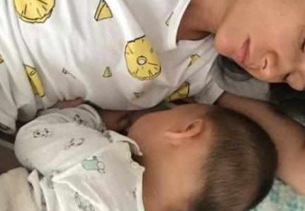 母乳|宝妈母乳有问题，导致宝宝肾部感染，这种情况就不要选择母乳喂养