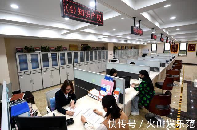 刘连杰|昔日“睡城”正逐步摆脱房地产依赖症