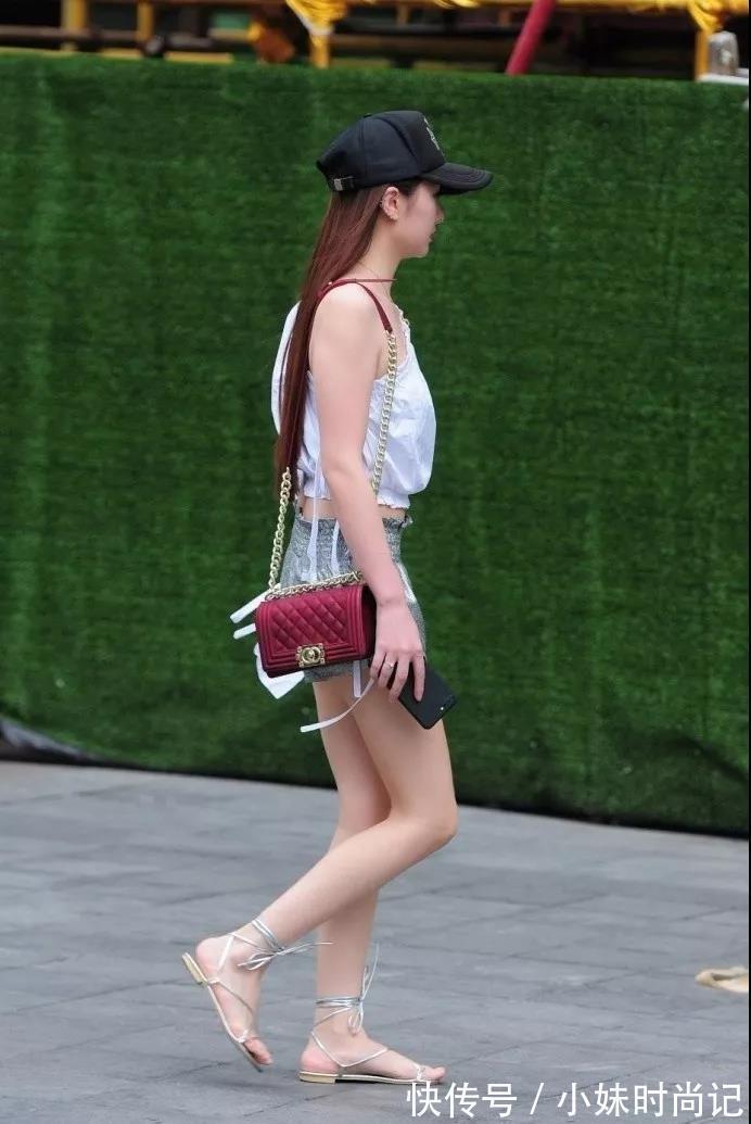 街拍 街拍路人,凸显个性风格的时尚穿搭参考,让你变得与众不同