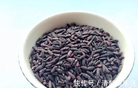 坚持喝了3个月这粥,白发少了,气色好了,闺蜜效仿也做给妈妈喝