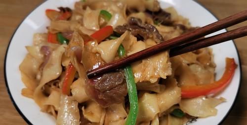  面馆|羊肉炒面的正确做法，面条劲道好吃，不坨也不粘，比面馆还好吃