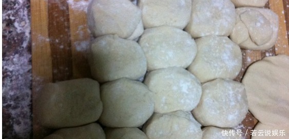 屉布|蒸包子粘锅洗不干净,教你一招蒸包子不用布,干净卫生不漏底!