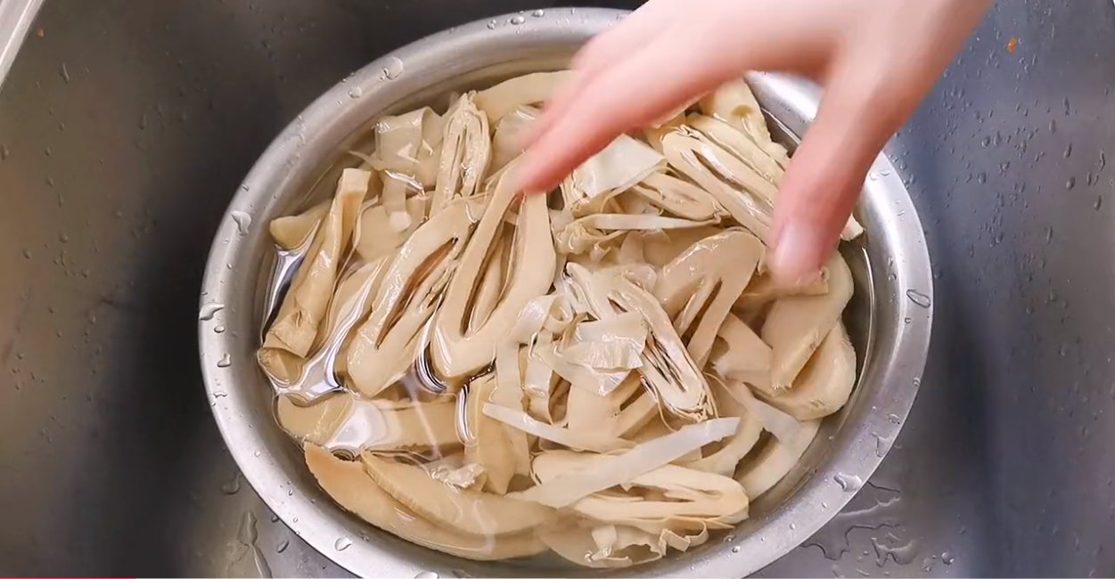 冬天，遇到这5种蔬菜准买30斤，晒干后比新鲜的好吃，可以吃一年