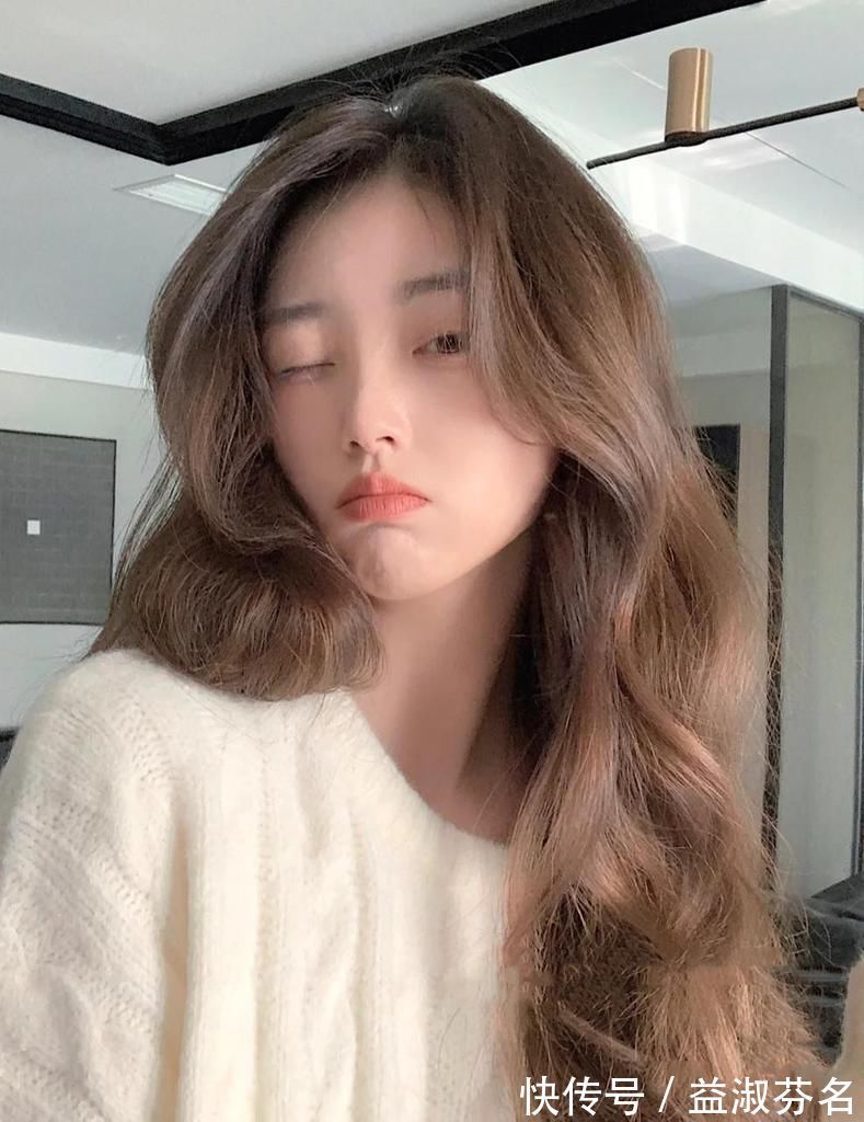 烫发|2021最新流行的几款发型!建议你们最好不要做,因为太显脸小