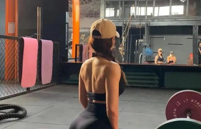 可盐|西安体育老师走红,一副好身材让人百看不厌,可盐可甜