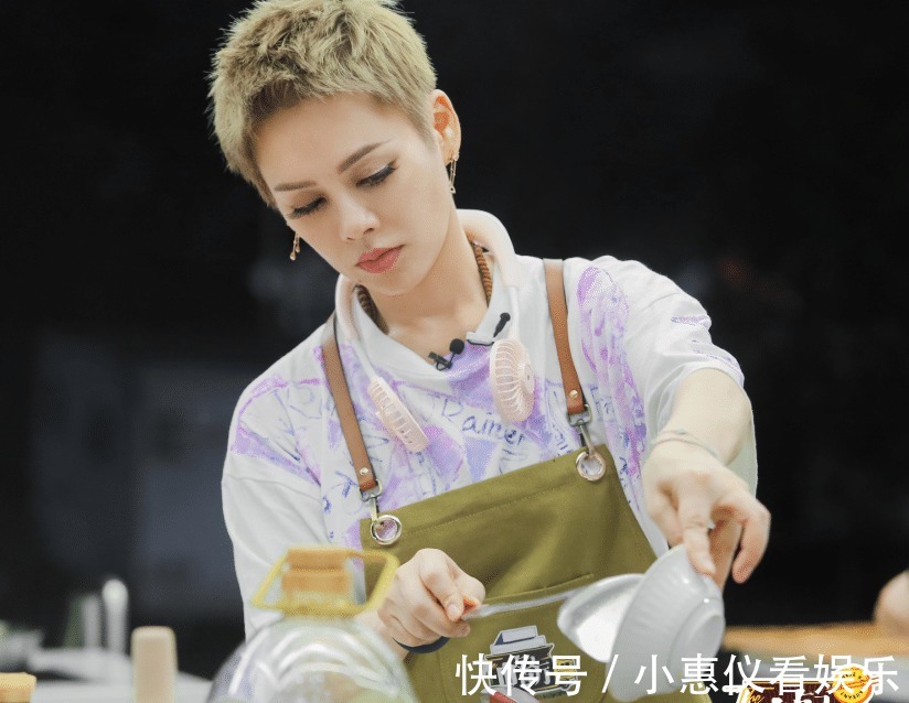 凤凰传奇|《中餐厅5》才播一期,宁静又一节目官宣,凤凰传奇担任嘉宾