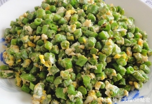 鸡蛋和豆角一起炒，常食此菜，小肚子平了，失眠好了，早知早好