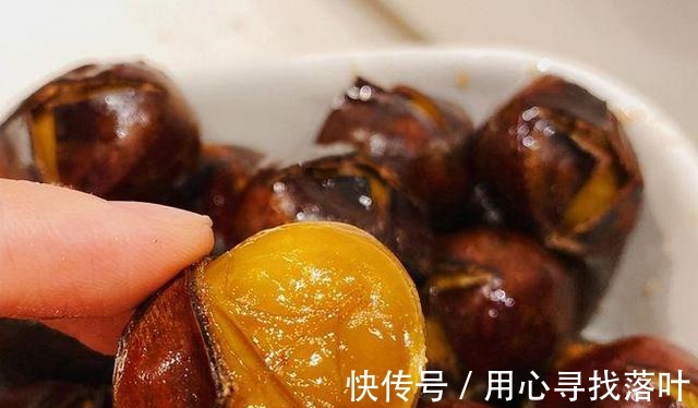 秋天吃板栗看这里，糖炒栗子有无烤箱都可以做，板栗烧鸡超下饭！