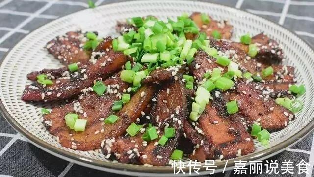 猪肉别再炖着吃了,教你猪肉最好吃的做法,咸香酥脆,做法简单!