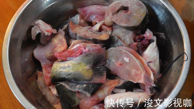 砂锅鲶鱼最好吃的做法,简单美味又下饭,看看你喜欢吃不