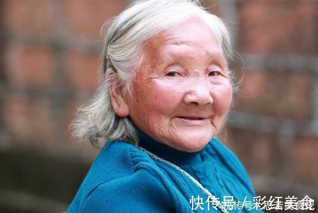 李奶奶|百岁老人谈养生经验，长寿秘诀不是走路，而是睡前做到“3不要”