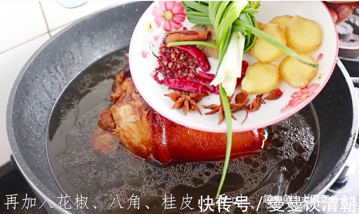 过年吃肘子,教你最好吃的做法,香嫩软烂肥而不腻,看着就流口水