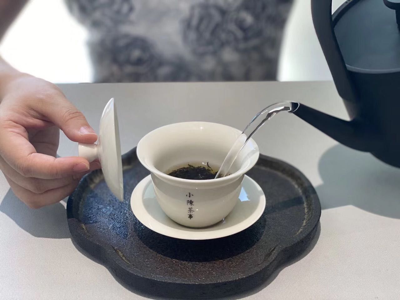 青绿茶|一语道破，绿茶、红茶、白茶、普洱茶、岩茶，什么时候才适合喝？